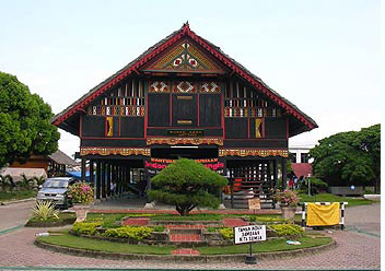Rumoh Aceh (Rumah Tradisional Melayu Aceh di Provinsi Aceh 